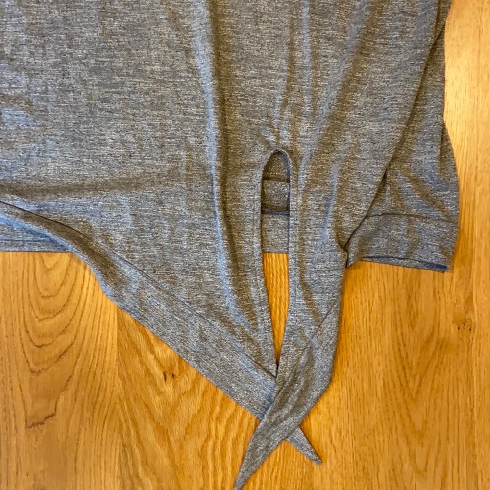 Gray top with tie bottom - Picture 3 of 4